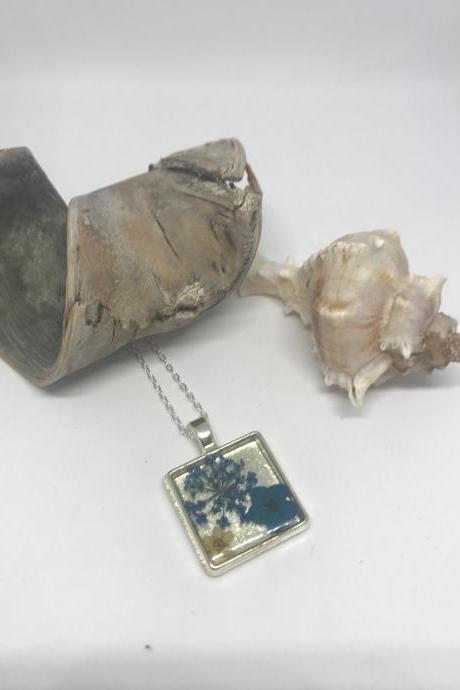 Memories Of Flowers - A Blue Dried Flower Memory Necklace